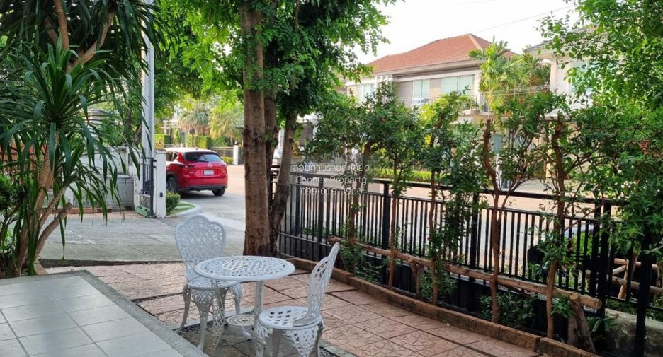 For sale 3 bedrooms house in Saphan Sung, Bangkok