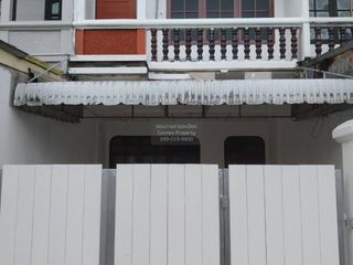 À vendre 2 chambres maison de ville à Bueng Kum, Bangkok