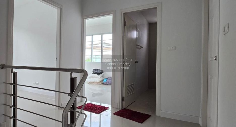 Casa adosada en venta de 3 habitaciones en Bang Khae, Bangkok