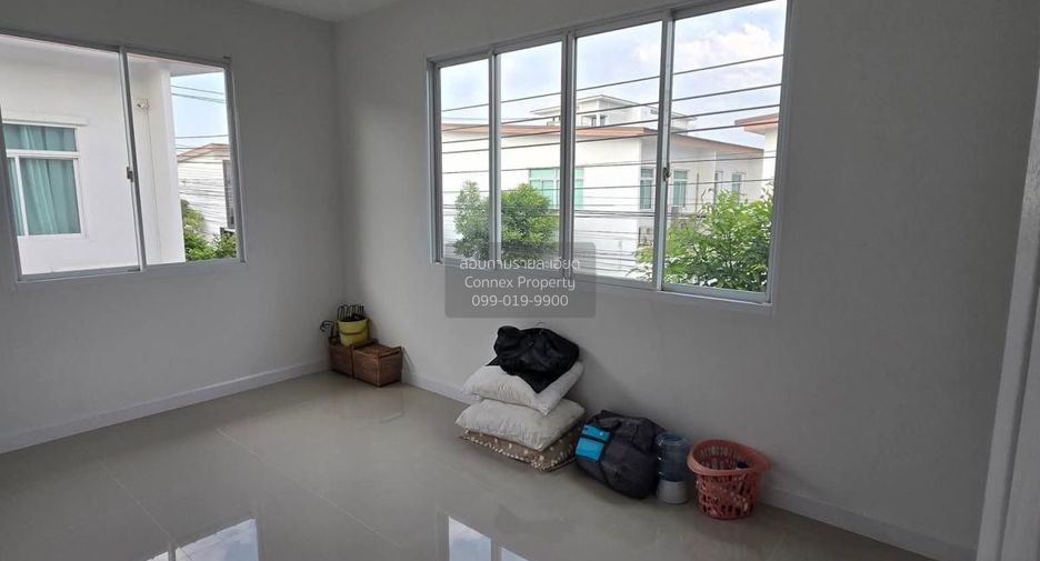 Casa adosada en venta de 3 habitaciones en Bang Khae, Bangkok