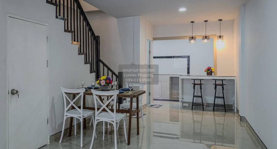出售 3 卧室 联排别墅 在 Sai Noi, Nonthaburi