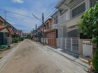 出售 3 卧室 联排别墅 在 Sai Noi, Nonthaburi