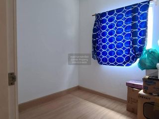 Casa adosada en venta de 3 habitaciones en Khlong Sam Wa, Bangkok