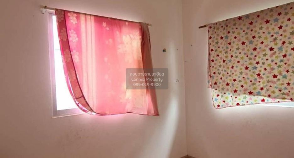 Casa adosada en venta de 3 habitaciones en Khlong Sam Wa, Bangkok