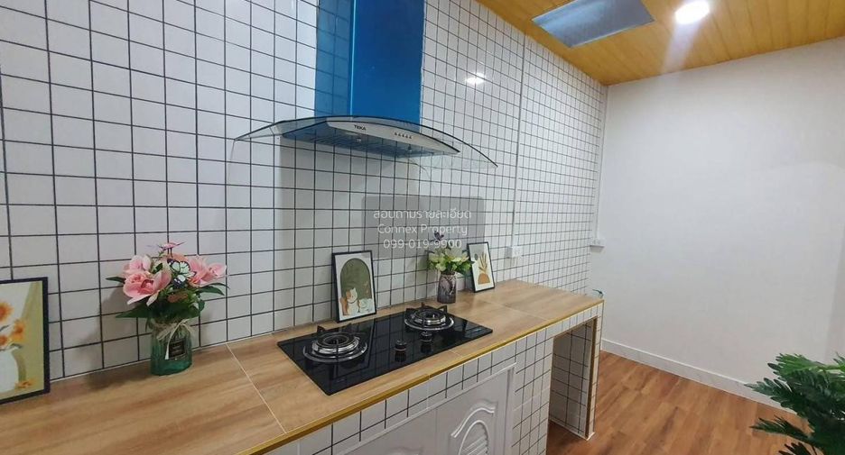 Casa adosada en venta de 2 habitaciones en Pak Kret, Nonthaburi