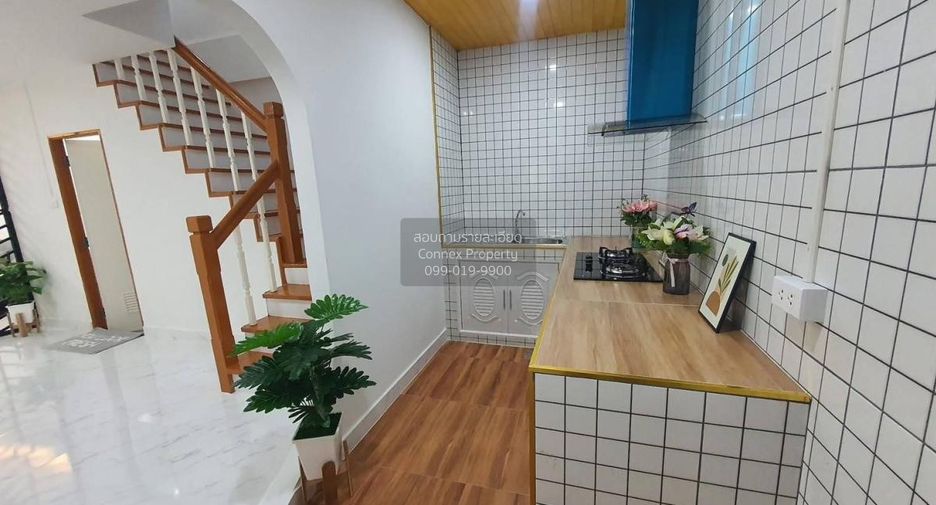 Casa adosada en venta de 2 habitaciones en Pak Kret, Nonthaburi