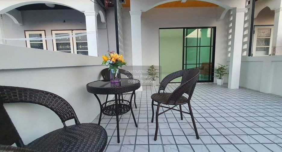 Casa adosada en venta de 2 habitaciones en Pak Kret, Nonthaburi
