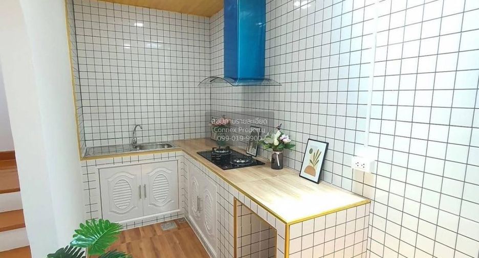 Casa adosada en venta de 2 habitaciones en Pak Kret, Nonthaburi