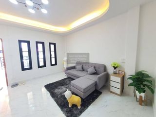 Casa adosada en venta de 2 habitaciones en Pak Kret, Nonthaburi