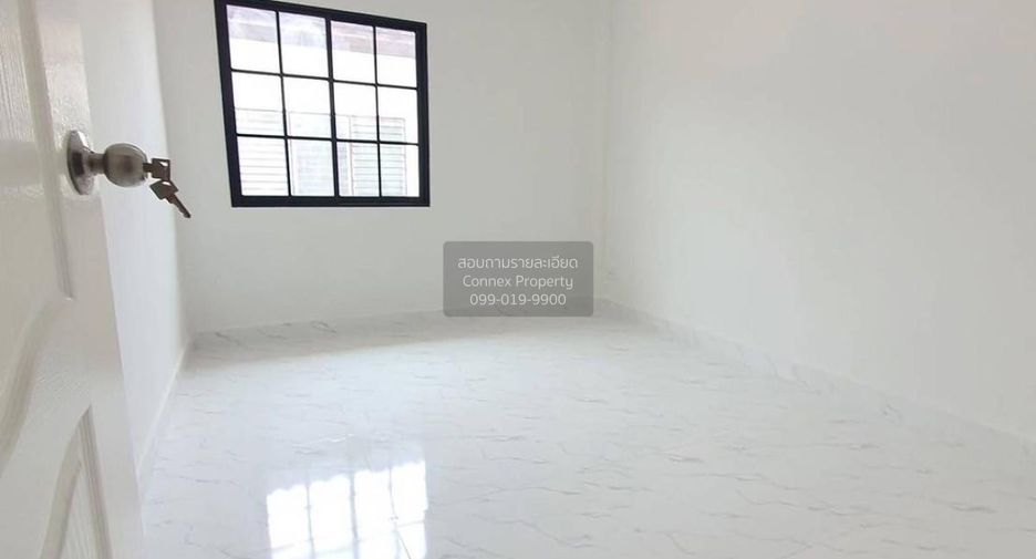 Casa adosada en venta de 2 habitaciones en Pak Kret, Nonthaburi