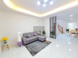 Casa adosada en venta de 2 habitaciones en Pak Kret, Nonthaburi