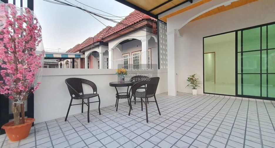 Casa adosada en venta de 2 habitaciones en Pak Kret, Nonthaburi