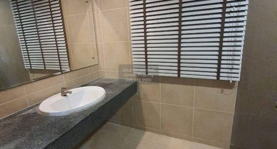 For sale 3 bedrooms townhouse in Lat Phrao, Bangkok