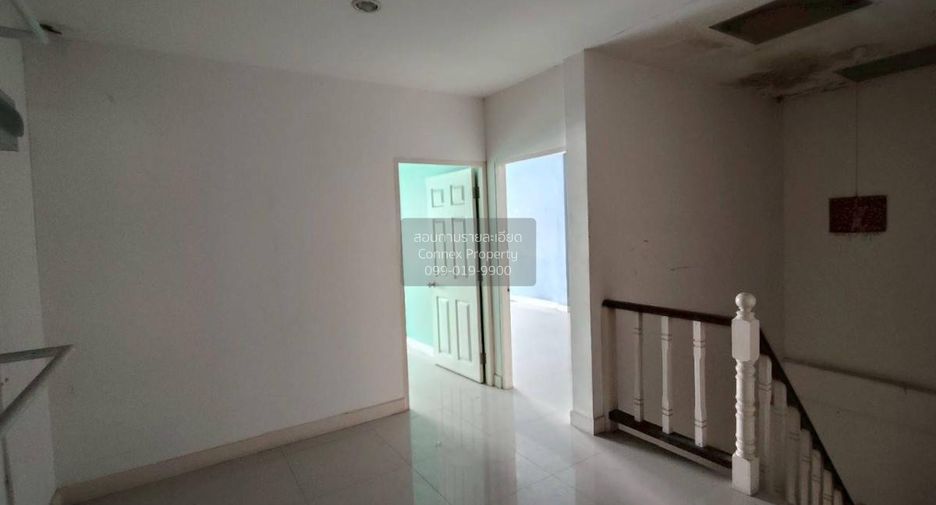 Casa adosada en venta de 4 habitaciones en Wang Thonglang, Bangkok