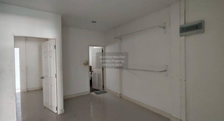 Casa adosada en venta de 4 habitaciones en Wang Thonglang, Bangkok