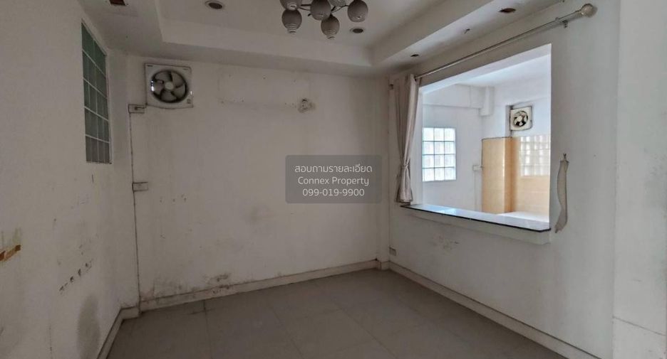 Casa adosada en venta de 4 habitaciones en Wang Thonglang, Bangkok