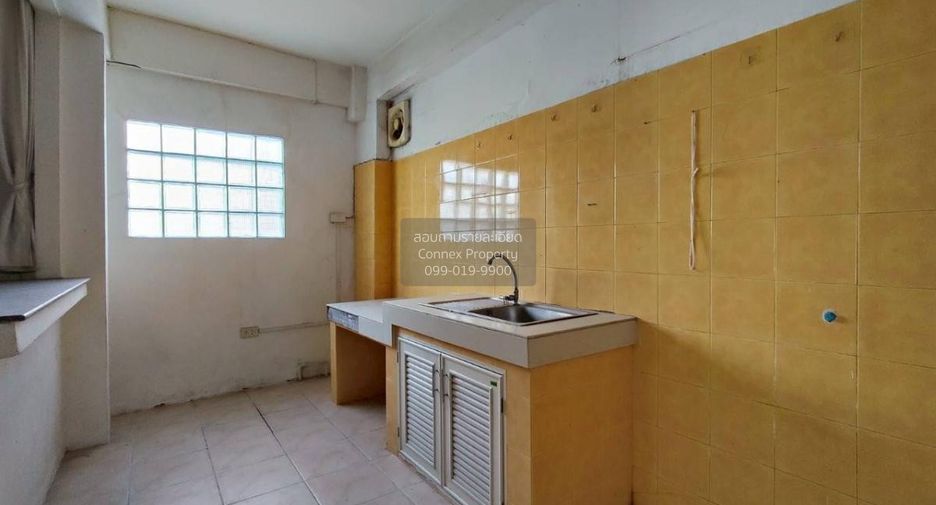 Casa adosada en venta de 4 habitaciones en Wang Thonglang, Bangkok