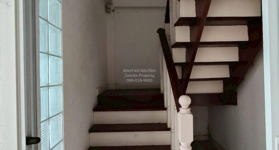 Casa adosada en venta de 4 habitaciones en Wang Thonglang, Bangkok