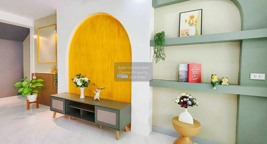 Casa adosada en venta de 3 habitaciones en Khlong Sam Wa, Bangkok