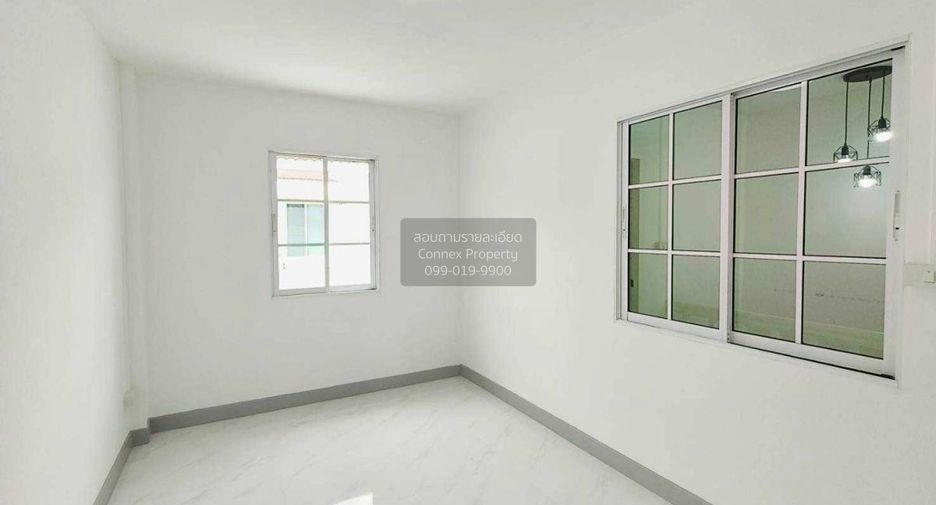 Casa adosada en venta de 3 habitaciones en Khlong Sam Wa, Bangkok