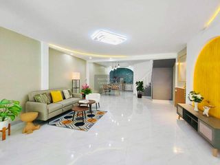 Casa adosada en venta de 3 habitaciones en Khlong Sam Wa, Bangkok