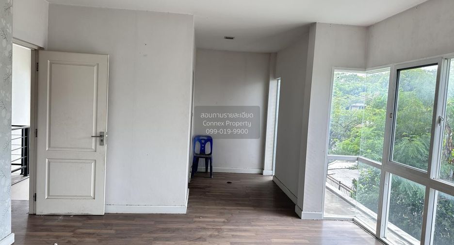 For sale 4 bedrooms house in Mueang Nakhon Ratchasima, Nakhon Ratchasima