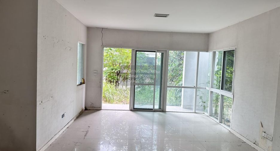 For sale 4 bedrooms house in Mueang Nakhon Ratchasima, Nakhon Ratchasima