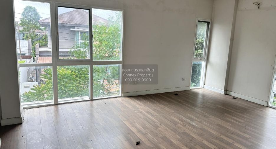 For sale 4 bedrooms house in Mueang Nakhon Ratchasima, Nakhon Ratchasima