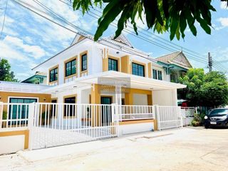 Casa adosada en venta de 4 habitaciones en Bang Yai, Nonthaburi