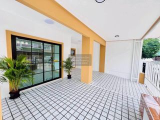 Casa adosada en venta de 4 habitaciones en Bang Yai, Nonthaburi
