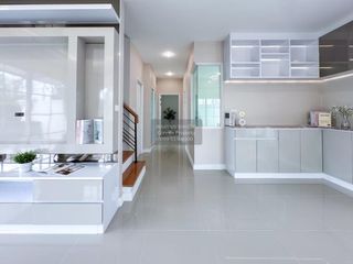 出售 4 卧室 独立屋 在 Chom Thong, 曼谷