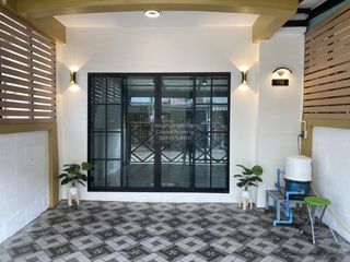 Casa adosada en venta de 2 habitaciones en Nong Khaem, Bangkok