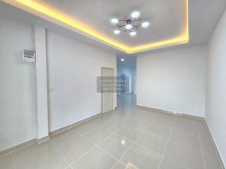 出售 3 卧室 联排别墅 在 Thanyaburi, Pathum Thani