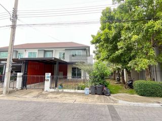 Casa adosada en venta de 3 habitaciones en Bang Yai, Nonthaburi
