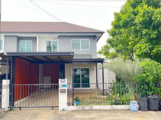 Casa adosada en venta de 3 habitaciones en Bang Yai, Nonthaburi