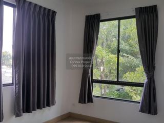 Casa adosada en venta de 3 habitaciones en Khan Na Yao, Bangkok