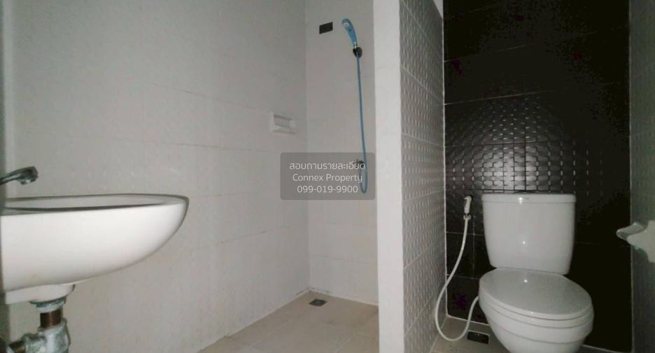 For sale 3 bedrooms townhouse in Bang Sao Thong, Samut Prakan