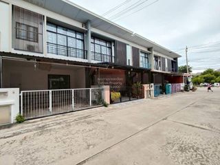 For sale 3 bedrooms townhouse in Bang Sao Thong, Samut Prakan
