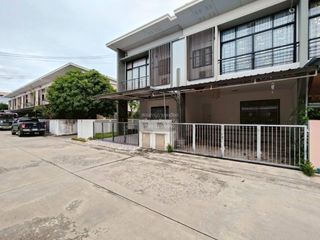 For sale 3 bedrooms townhouse in Bang Sao Thong, Samut Prakan