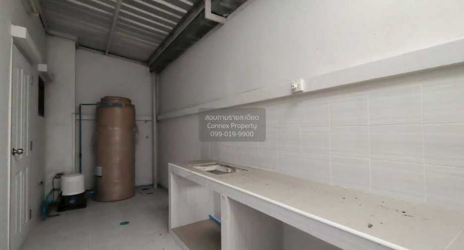 For sale 3 bedrooms townhouse in Bang Sao Thong, Samut Prakan