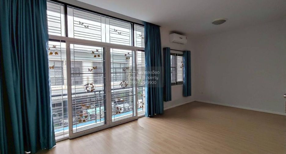 For sale 3 bedrooms townhouse in Bang Sao Thong, Samut Prakan