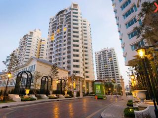 For sale 3 bedrooms condo in Huai Khwang, Bangkok