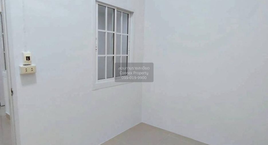 À vendre 2 chambres maison de ville à Thawi Watthana, Bangkok