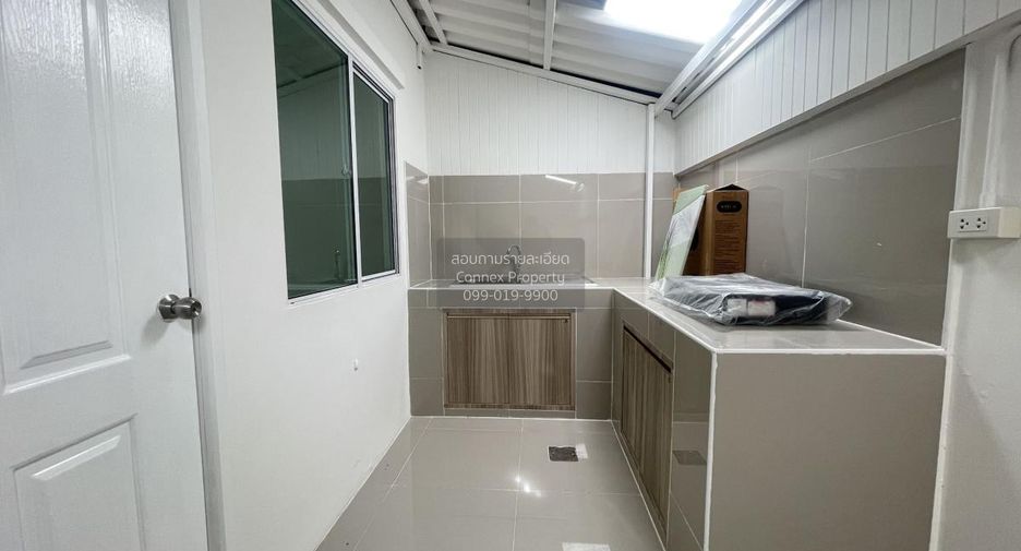Casa adosada en venta de 3 habitaciones en Bang Khun Thian, Bangkok