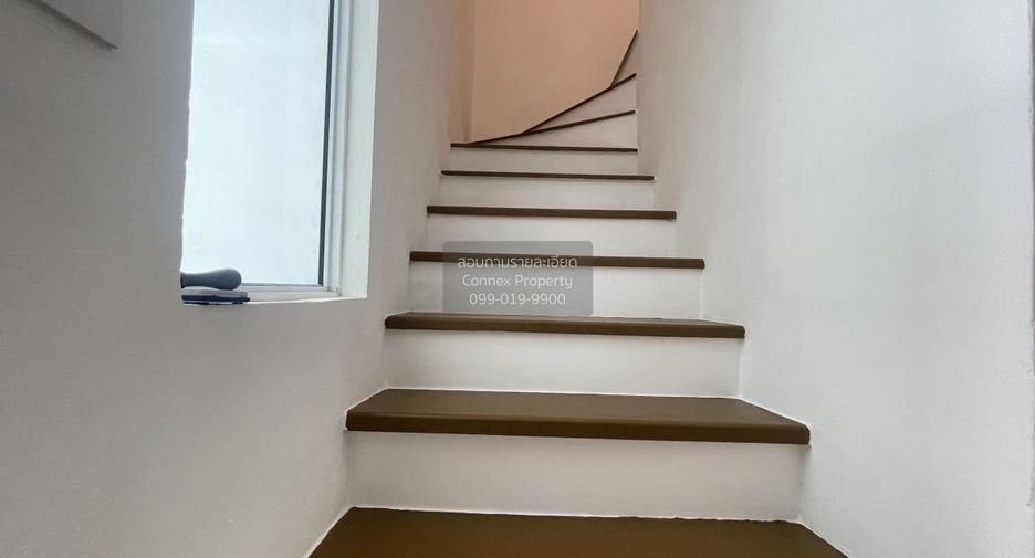 Casa adosada en venta de 3 habitaciones en Bang Khun Thian, Bangkok