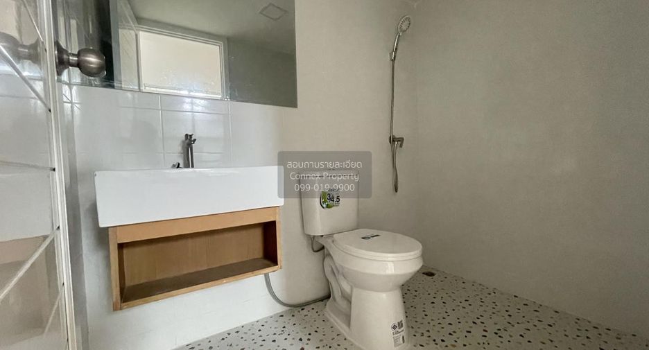 Casa adosada en venta de 3 habitaciones en Bang Khun Thian, Bangkok