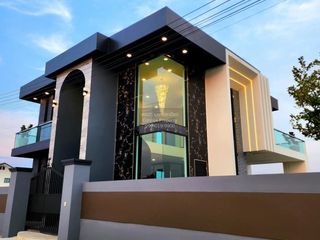 For sale 4 bedrooms house in Mueang Nakhon Pathom, Nakhon Pathom