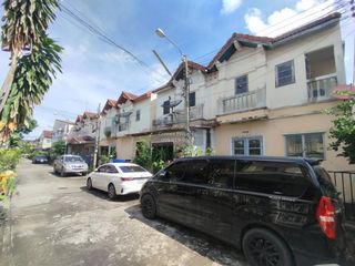 Casa adosada en venta de 3 habitaciones en Bang Bon, Bangkok
