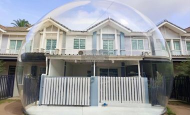 Casa adosada en venta de 3 habitaciones en Bang Khun Thian, Bangkok