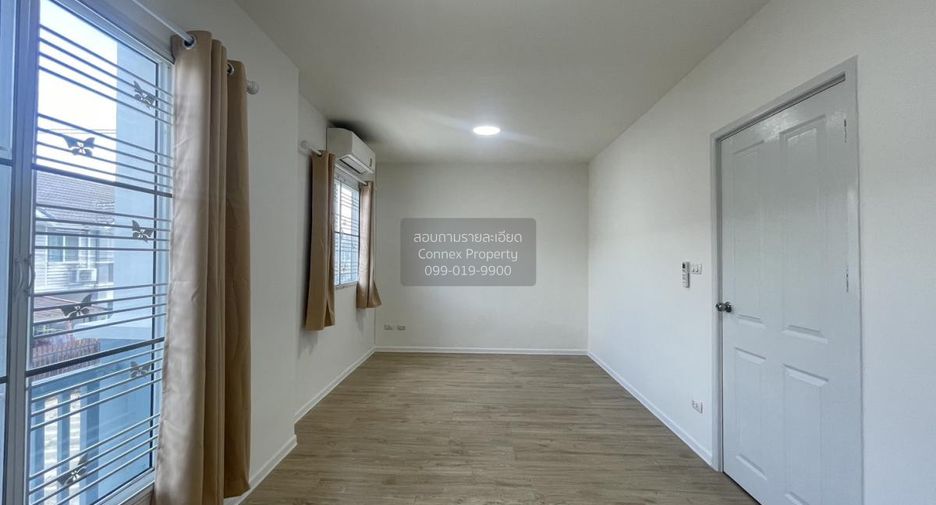 Casa adosada en venta de 3 habitaciones en Bang Khun Thian, Bangkok